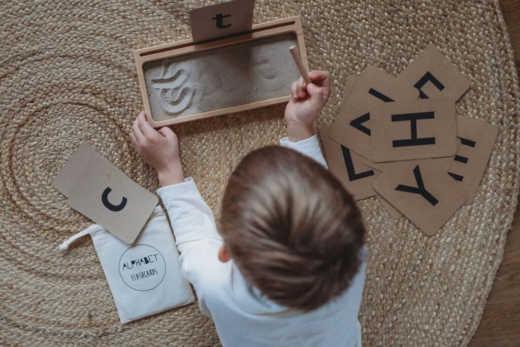 Aktionstablett Mit Sand Schreiben Lernen Inspriert Von Montessori